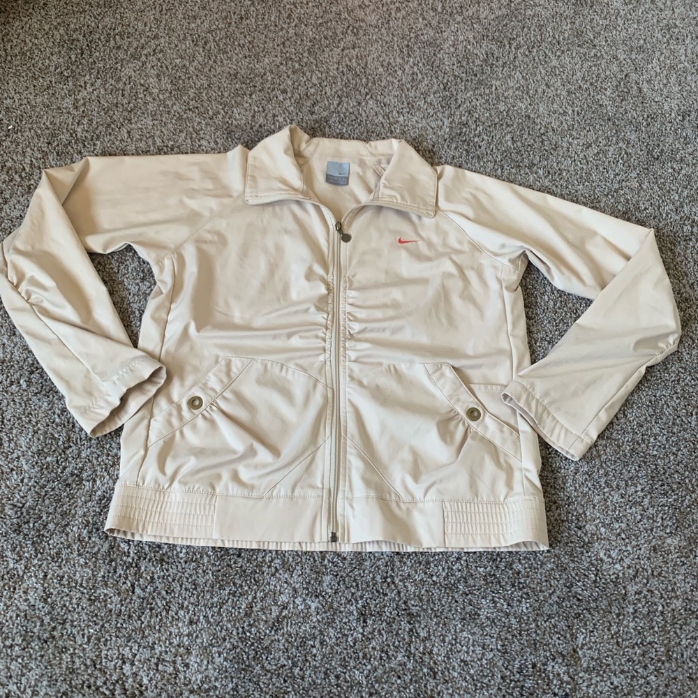 Women’s Nike Running Jacket Very Nice Condition!